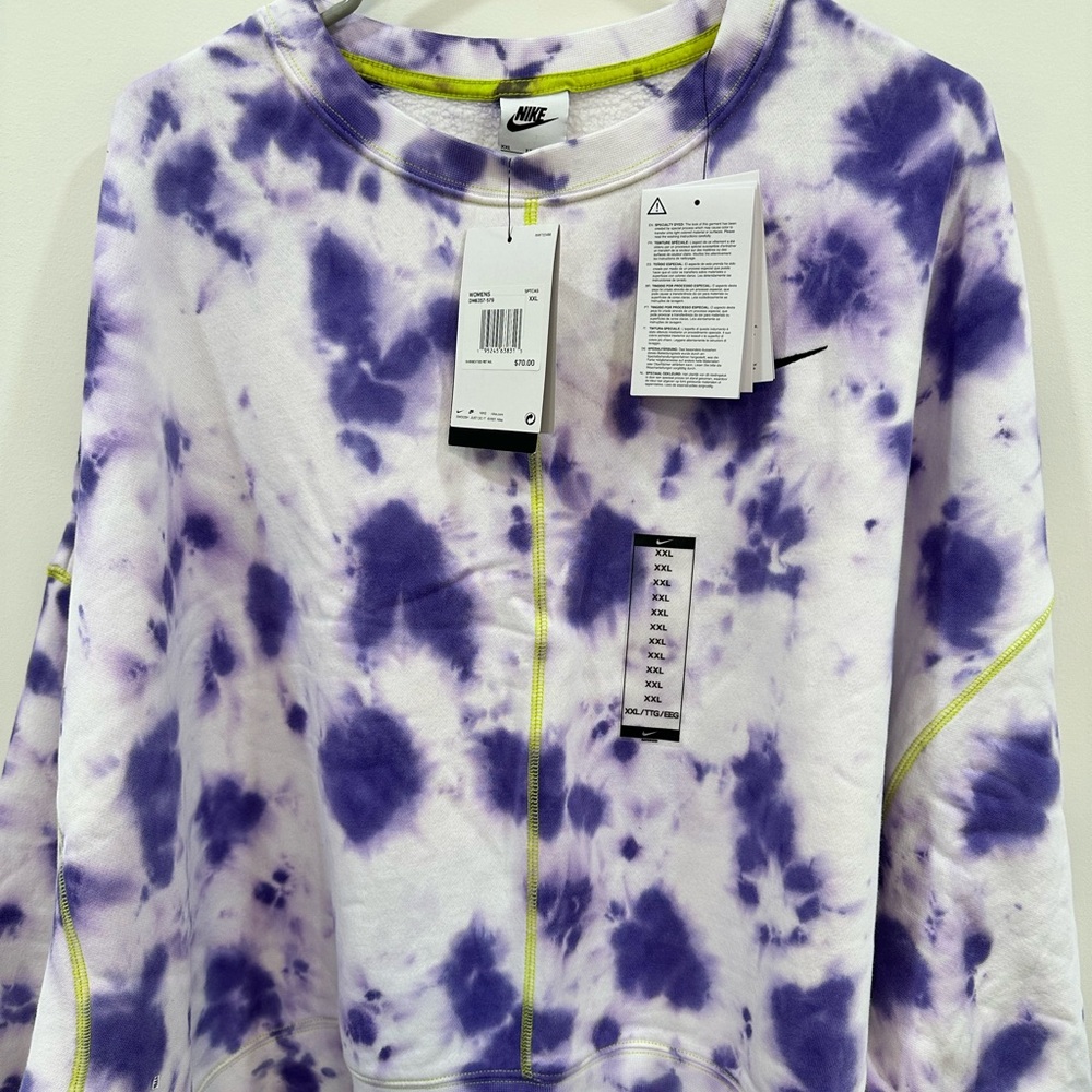 Woman’s Nike NWT White and Purple Tie-Dye sweatshirt xxl